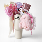 White Givana mug gift set featuring a classic design and elegant finish, perfect for any beverage.