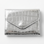 Givana leather wallet with magnetic closure, featuring a sleek design and compact size for everyday use.