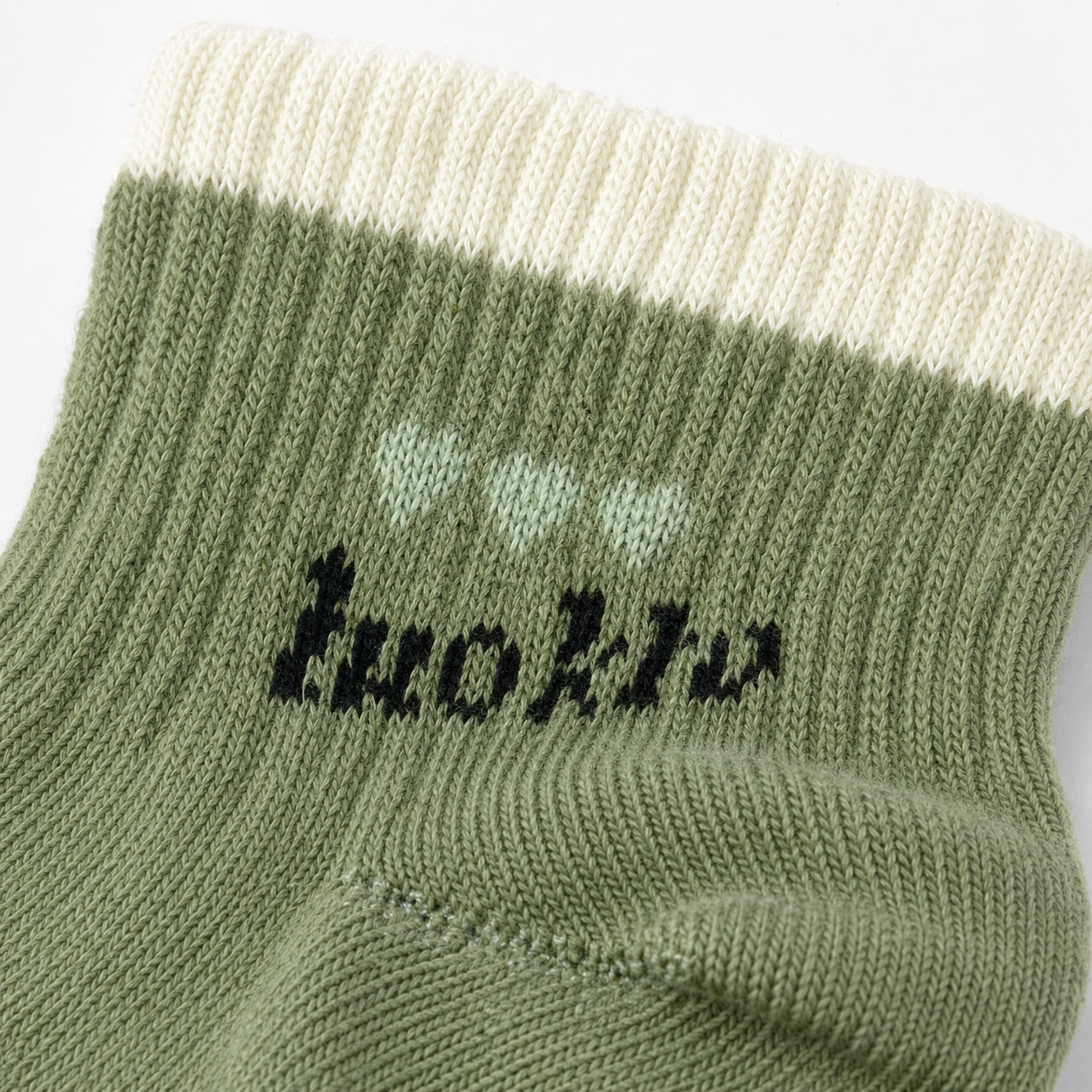 Lucky Mood Socks by Givana featuring vibrant designs in green and colorful patterns on soft fabric.
