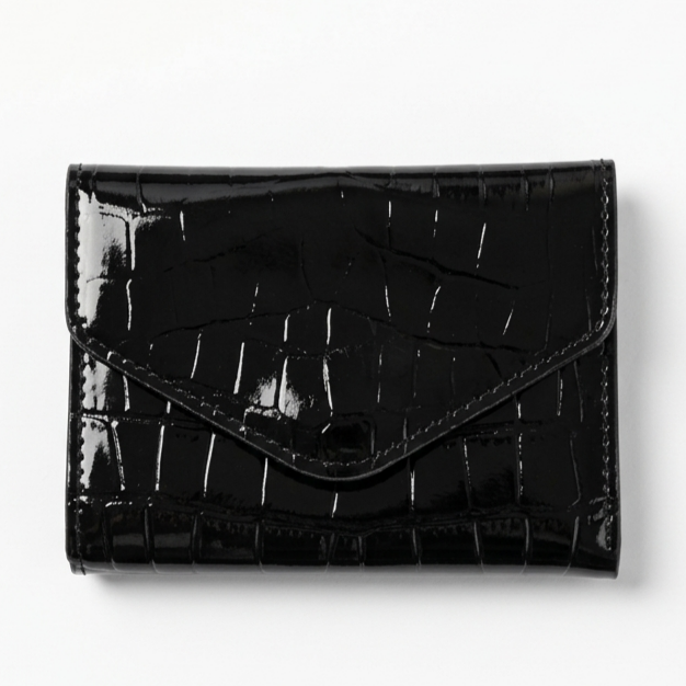 Givana leather wallet with magnet closure, showing sleek brown leather exterior and compact design.