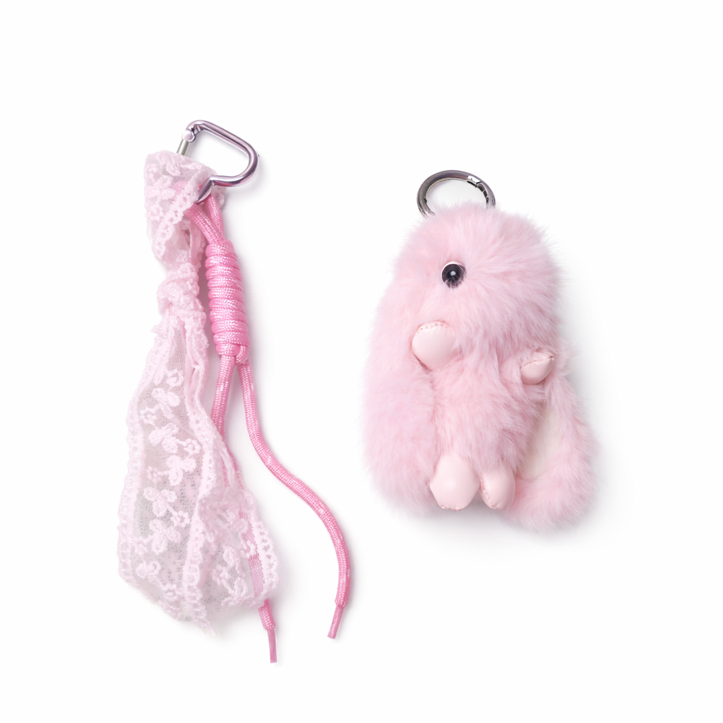 White Givana Stanley mug gift set featuring a sleek design and cozy handle, perfect for warm beverages.