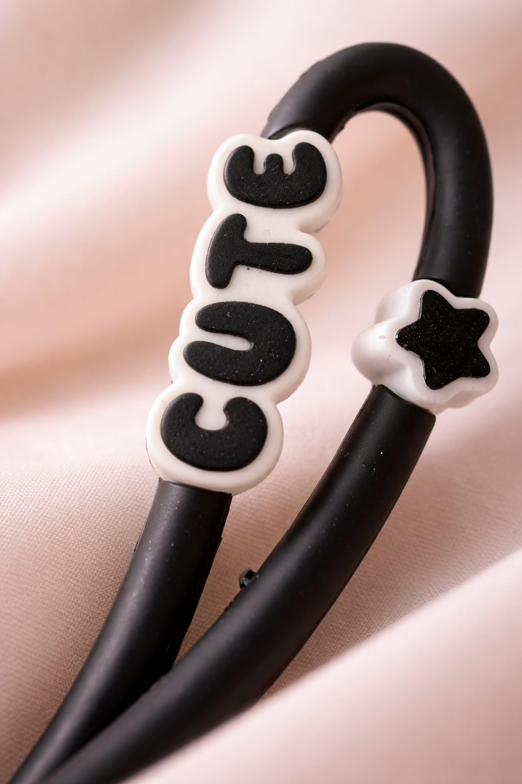 Givana Panda Pop keychain with four cute panda designs, featuring a playful panda illustration and colorful details.