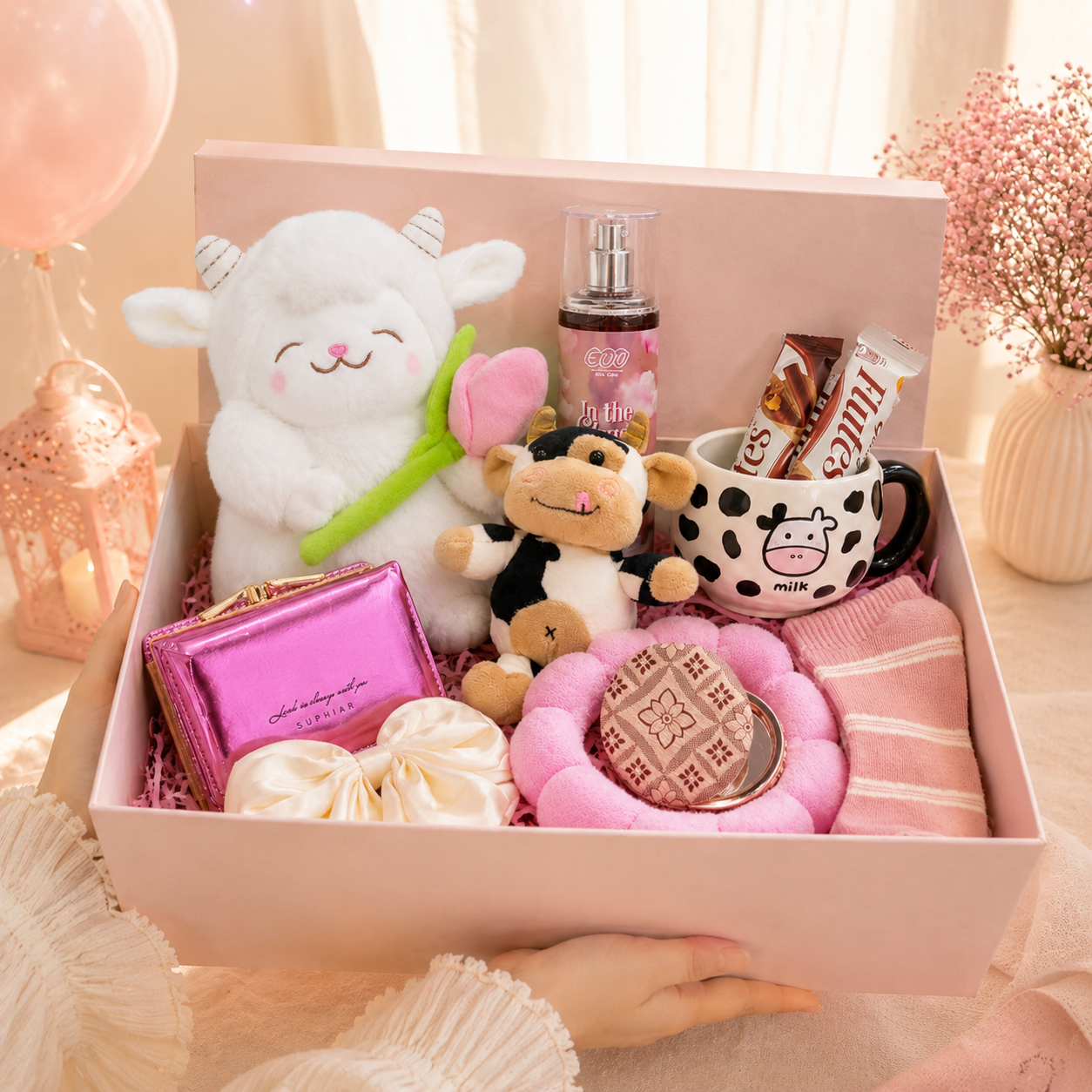 Large:
Eid Ultimate Glow Box – Large Size | 12 Gifts Inside | Assorted Colors 👑🎀